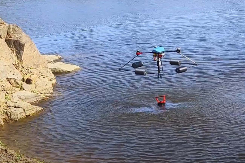 F4F autonomous waterproof drone landing and taking off